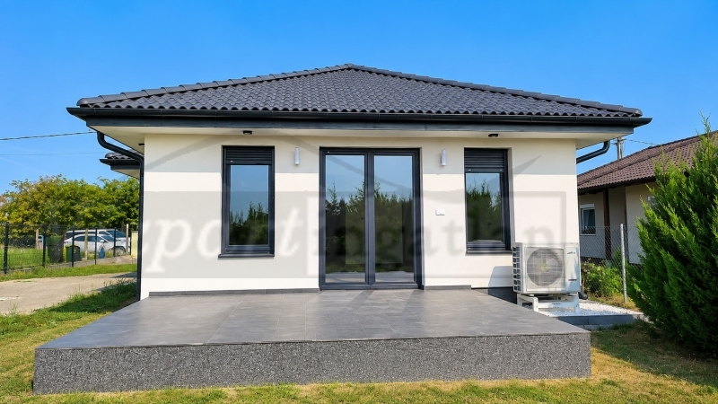 Tököl legszebb új építésű részén gondos odafigyelés mellett, minőségi anyagokból megépített 107 nm-es családi ház eladó!